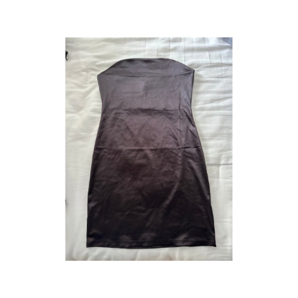 Simple black strapless mini dress perfect for a night out- Never worn!